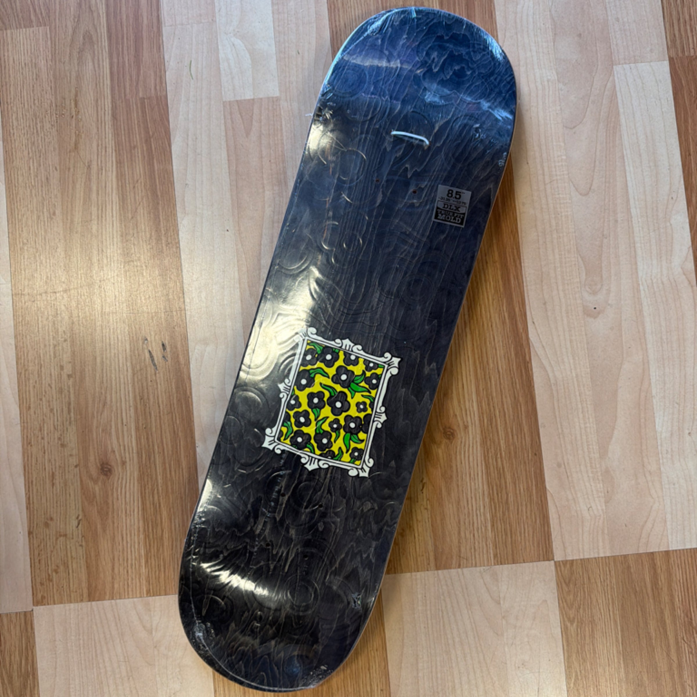 Krooked embossed flowers | Demented Skateboards